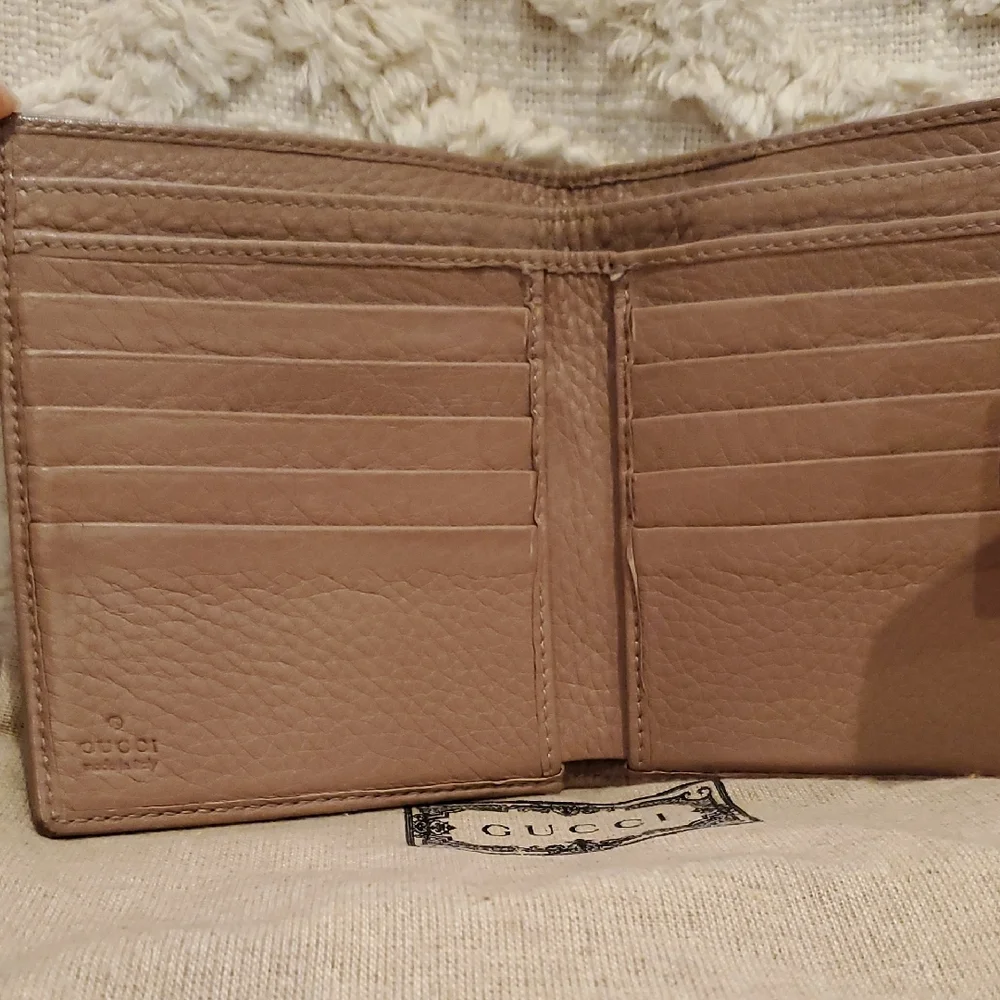 Gucci Brown and Tan Wallet - Picture 12 of 17